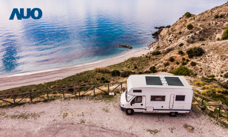 「可撓輕量化太陽光電板SunCurva」使用輕量特殊耐候型複合板取代傳統太陽能板的玻璃前板，不僅降低70%重量，每米平方僅3Kg；具有抗衝擊性能及通過電磁相容性測試，可應用於交通運輸工具，如露營車、遊艇等